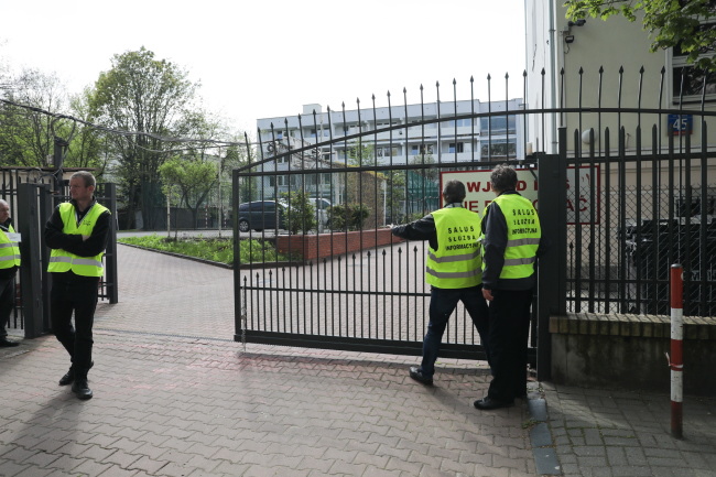 Посольство РФ направило Польше ноту протеста из-за захвата школы в Варшаве