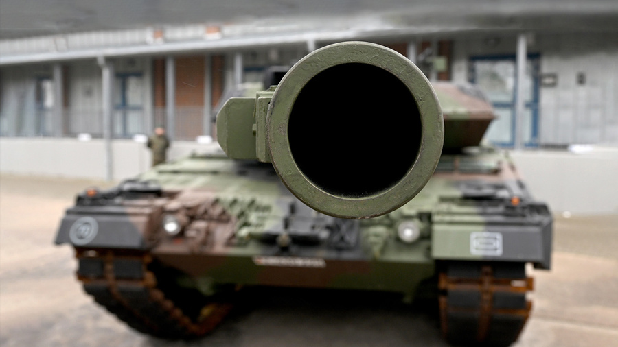 Танк Leopard 2. Обложка © ТАСС / EPA / FILIP SINGER