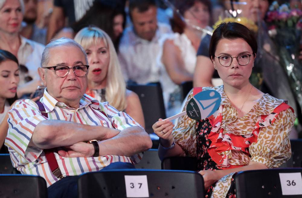 У меня в телефоне 74 пропущенных звонка: Брухунова раскрыла правду о состоянии Петросяна