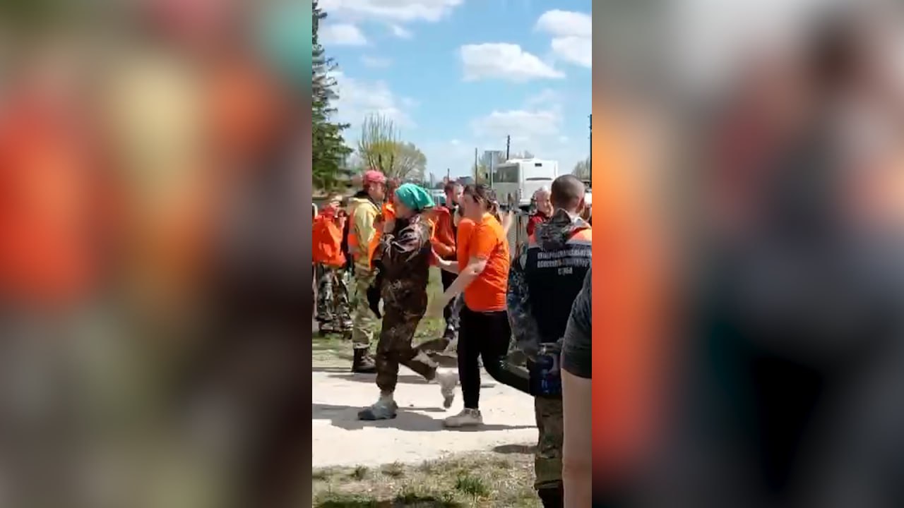 Опубликовано трогательное видео с найденными в Кузбассе после долгих поисков девочками
