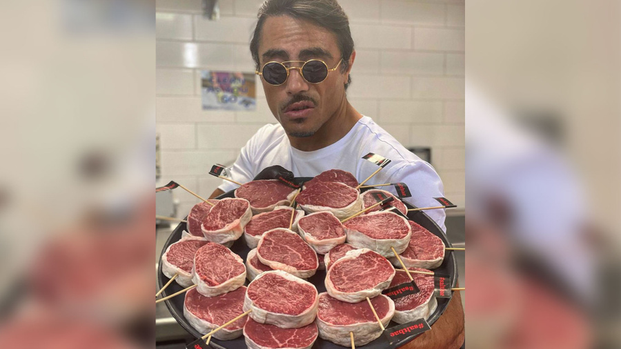 Нусрет Гёкче. Обложка © Instagram (запрещён в России, принадлежит признанной экстремистской корпорации Meta) / nurs_et