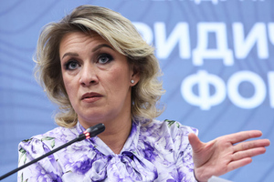 Захарова обвинила политиков Грузии в бесновании из-за возобновления рейсов в РФ