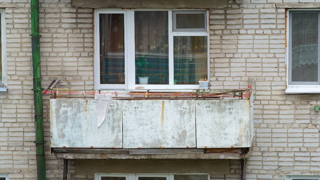 Взрывоопасный "подарок": Боевую гранату РГД-5 нашли на балконе квартиры в Подмосковье