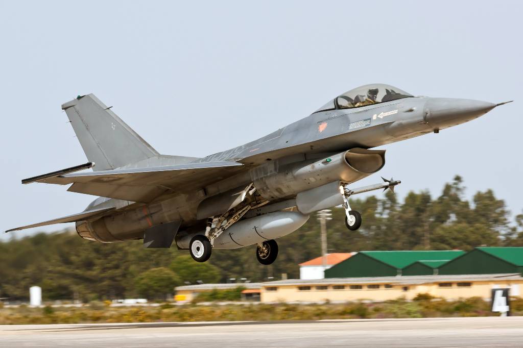 Португалия отказалась поставить ВСУ истребители F-16
