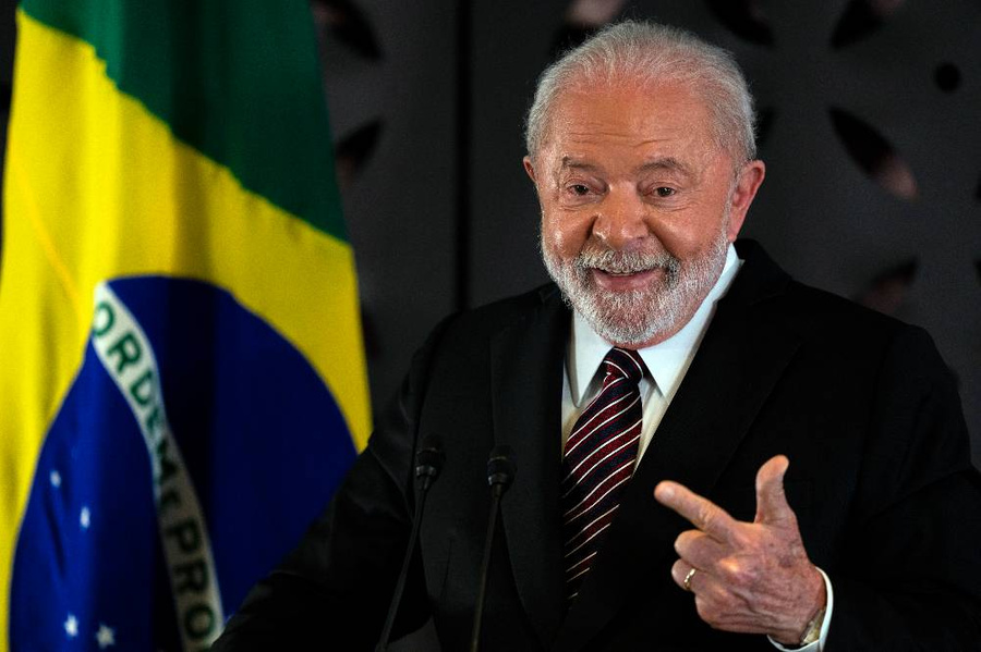 <p>Президент Бразилии Лула да Силва. Фото © ТАСС / AP / Louise Delmotte</p>