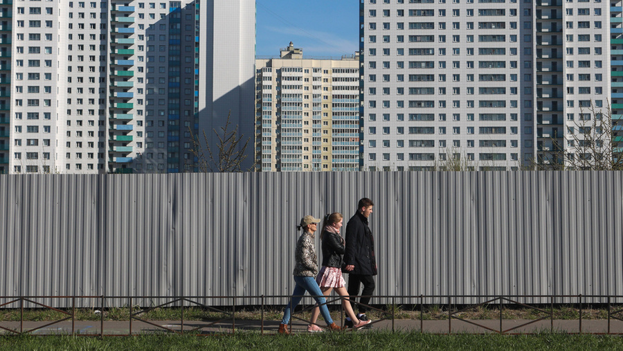 Дешёвые квартиры исчезают с рынка новостроек. Обложка © ТАСС / Роман Пименов