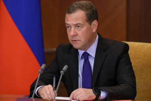 Медведев заявил, что переговоры с Западом — это даром потраченное время