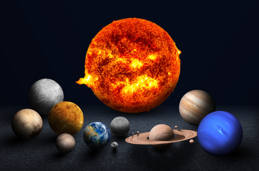 Модель Солнечной системы. Обложка © Shutterstock