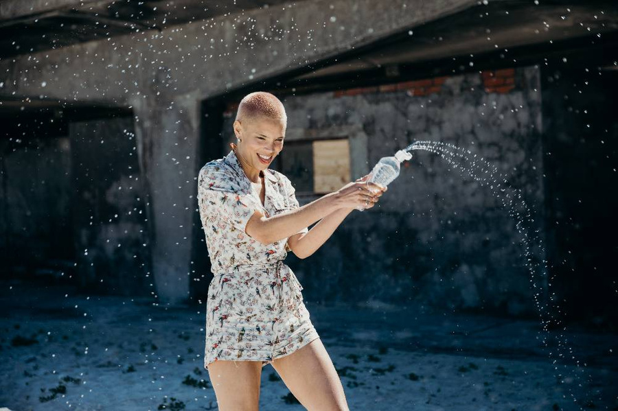 Экстремальный ёжик — очень модная женская стрижка в 2023 году. Фото © Getty Images