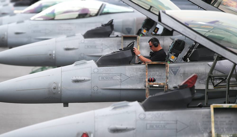Пентагон и Боррель разошлись в показаниях по обучению украинцев полётам на F-16
