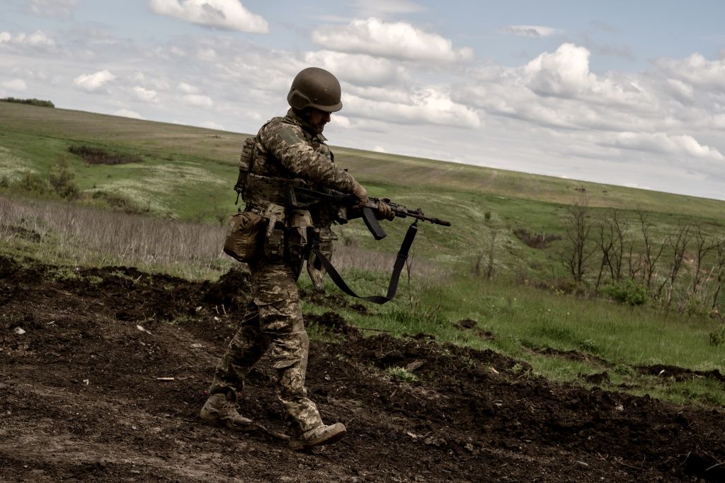 Украинский военный. Фото © Getty Images / Vincenzo Circosta / Anadolu Agency