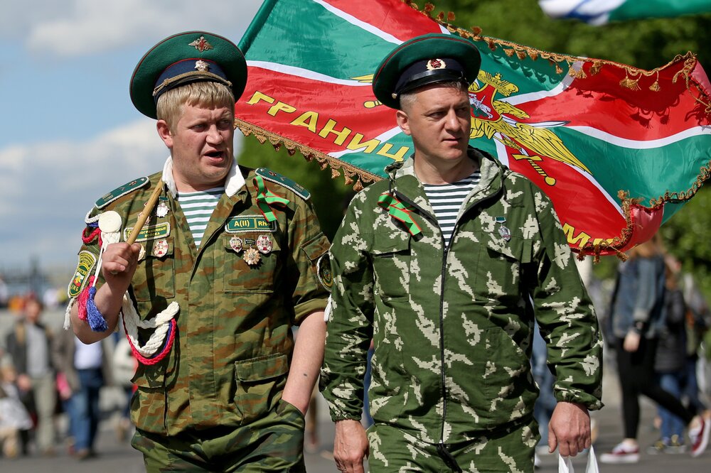 День пограничника, День брюнетки и Пахомов день: Праздники и приметы 28 мая