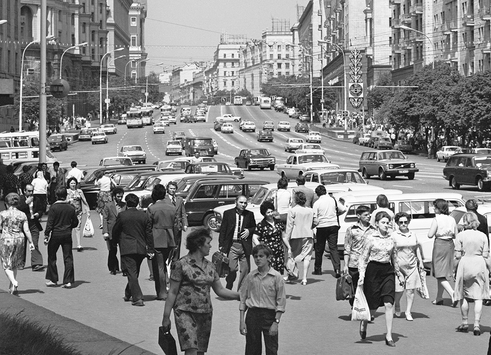 Горожане во время прогулки по улице Горького в Москве. 12 июня 1978 г. Фото © ТАСС / Василий Егоров  