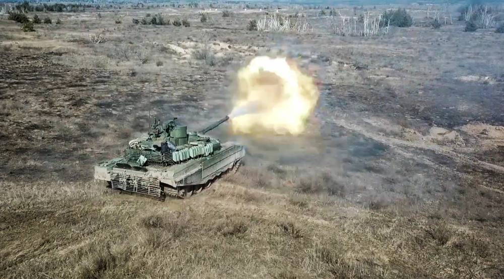 Пять тысяч военных РФ подготовлены для применения танков Т-90М Прорыв, заявил Шойгу