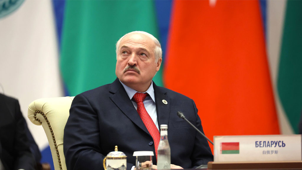 Лукашенко объявил о начале перемещения ядерных боеприпасов в Белоруссию