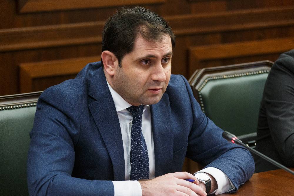 Стало известно, почему главы Минобороны Армении не было на заседании ОДКБ