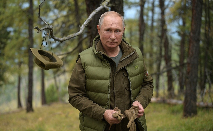 <p>Владимир Путин на отдыхе в тайге в 2019 году. Фото © <a href="http://www.kremlin.ru/events/president/news/61732" target="_blank" rel="noopener noreferrer">Пресс-служба Кремля</a></p>