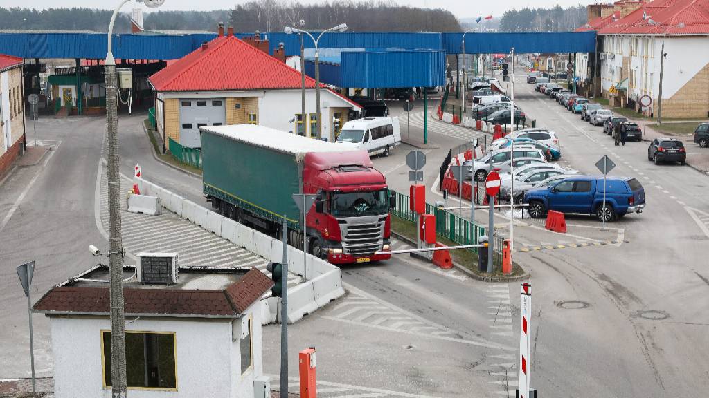 В Польше решили запретить движение фур из России и Белоруссии через границу