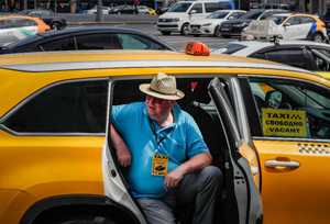 "Вырастет и престиж": В Госдуме призвали полностью легализовать водителей такси
