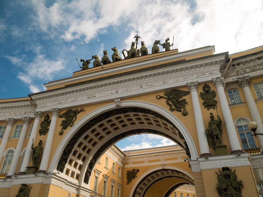 Арка Генштаба в Санкт-Петербурге. Фото © Shutterstock
