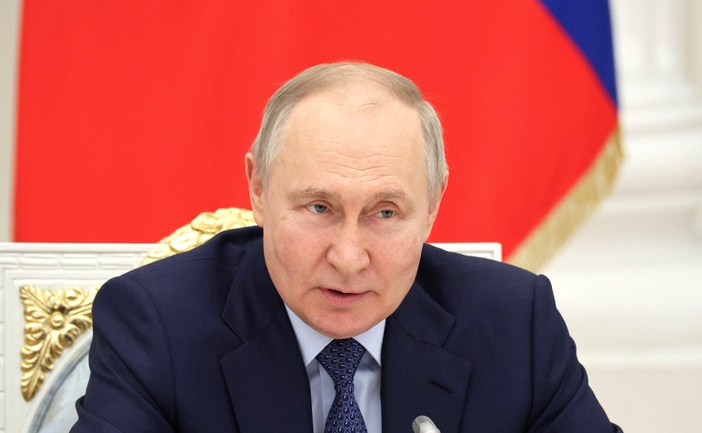 Путин заявил о наступившем времени самоопределения для России