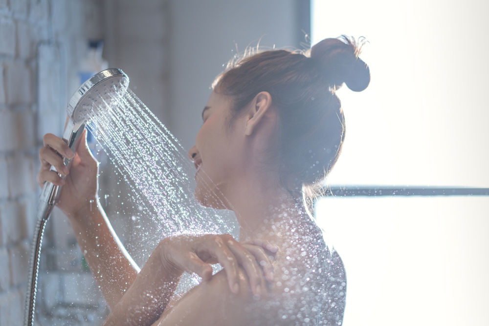 Четырёхчасовой душ — новый тренд, из-за которого девушки отказываются от секса