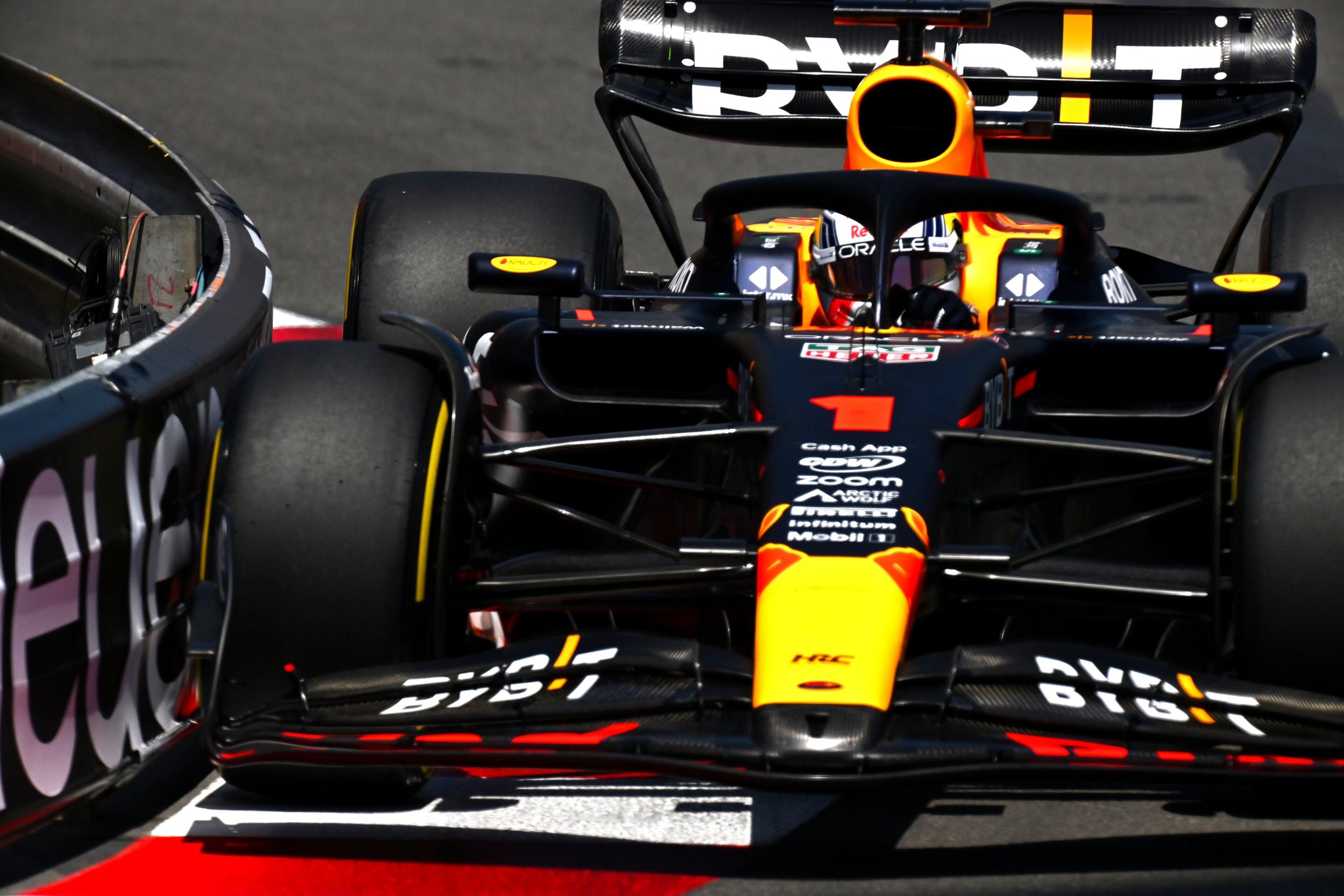 Макс Ферстаппен показал лучшее время в третьей практике на Гран-при Монако