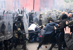 Более 50 человек пострадали в ходе столкновений в Косове