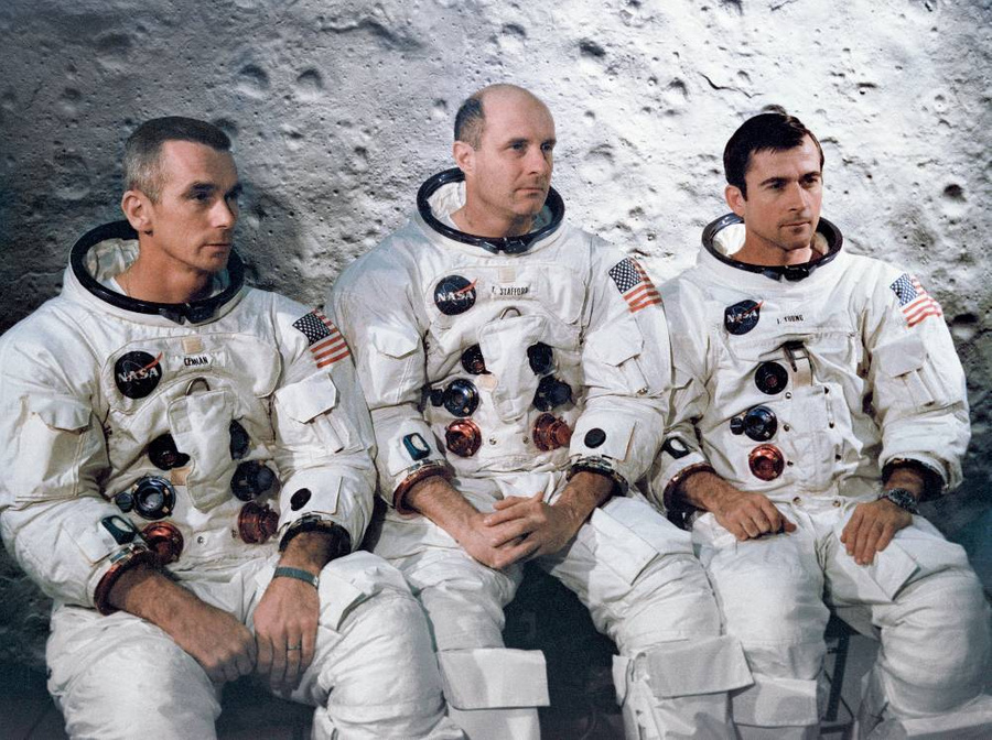 Экипаж лунной миссии Apollo 10. Слева направо: Юджин Сернан, Томас Стаффорд и Джон Янг. Фото © Wikipedia / NASA