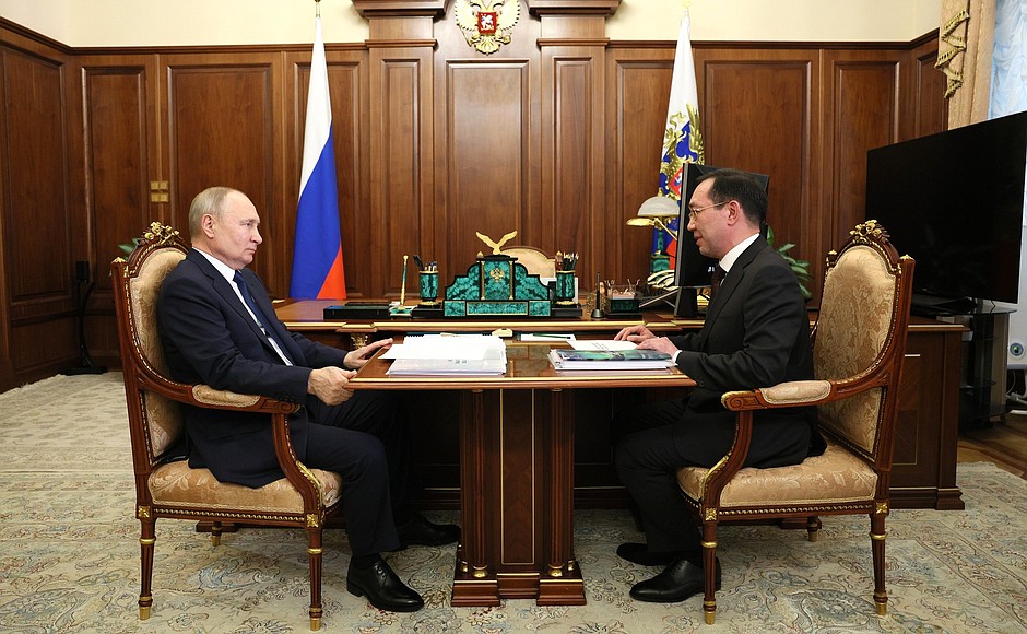 Путин провёл встречу с главой Якутии Айсеном Николаевым
