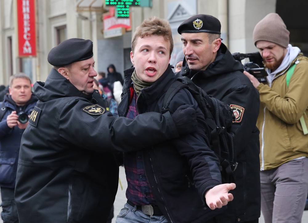 Суд в Белоруссии приговорил Романа Протасевича к восьми годам заключения