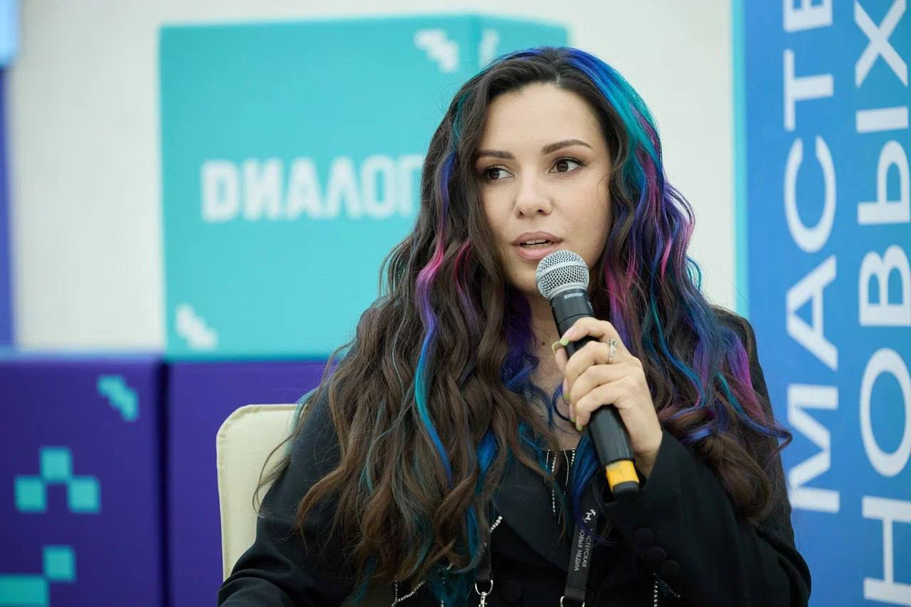 <p>Когда вам исполняется двадцать с небольшим, вы, скорее всего, всё ещё учитесь или только начинаете строить карьеру. У вас ограниченный жизненный опыт и доход. С высокой долей вероятности вы зависимы и не уверены в себе. Между тем у мужчины лет на 10–20 вас старше есть карьера, деньги, социальный статус, свой десятилетний опыт в разных областях и социальный капитал, то есть связи.</p>