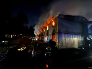 Жертвами пожара в бытовках в подмосковной Балашихе стали три человека

