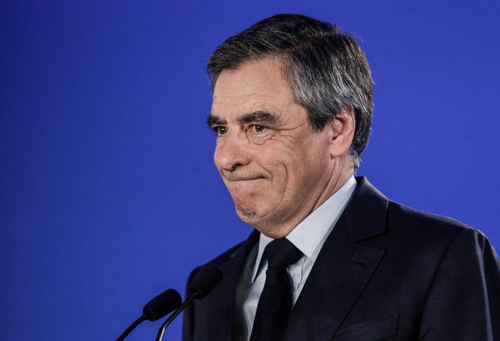 Экс-премьер Франции заявил о праве продавать паштет на Красной площади и потроллил русофобов