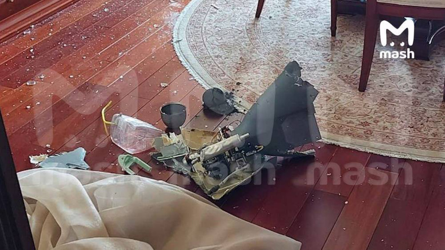 Обломки дрона в доме на Ленинском проспекте Москвы. Фото © Telegram / Mash