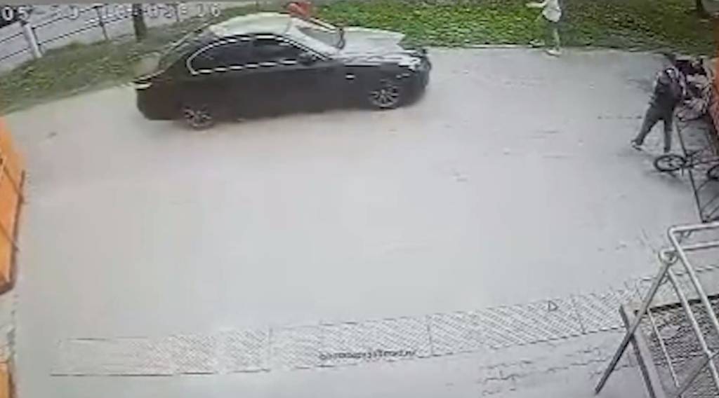 Опубликовано видео с моментом ДТП в Мытищах, где BMW сбила четырёх человек