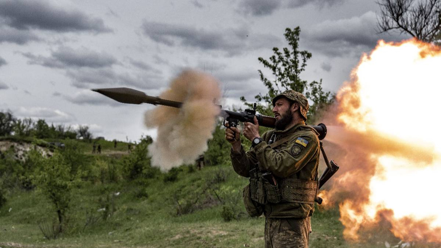 <p>Украинские солдаты в Донецкой области. Обложка © Getty Images / Muhammed Enes Yildirim / Anadolu Agency</p>
