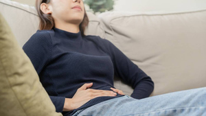 Онколог назвал неочевидные симптомы рака толстой кишки