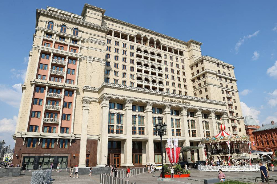 Отель Four Seasons Hotel Moscow. Обложка © ТАСС / Михаил Терещенко
