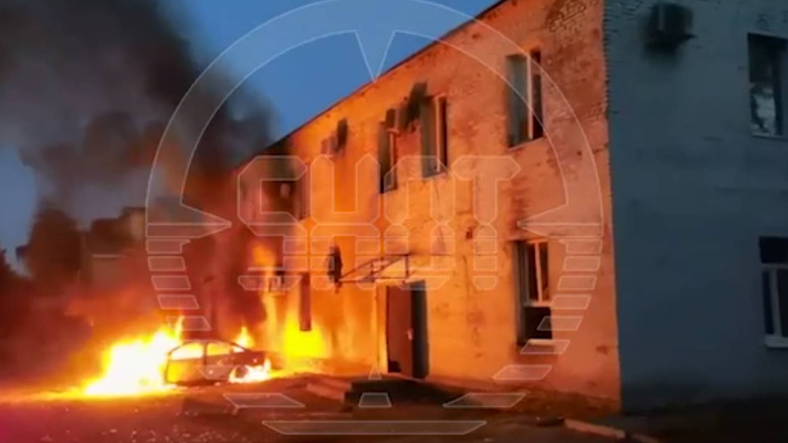 Появилось видео пожара после массированной атаки Шебекина Белгородской области