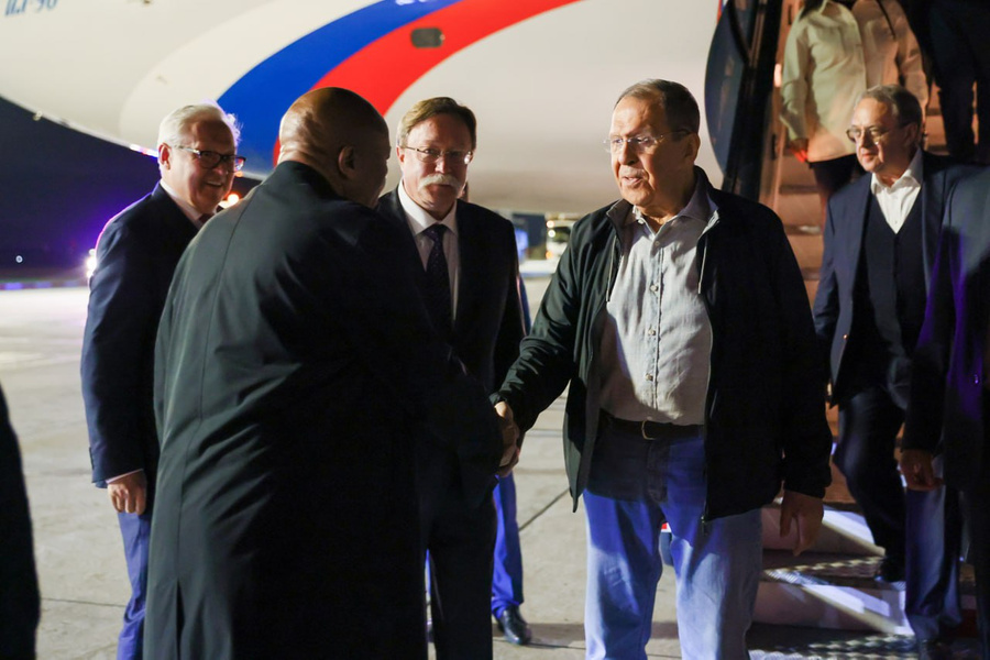 Министр иностранных дел РФ Сергей Лавров прибыл в ЮАР для участия в совещании глав МИД стран БРИКС. Обложка © t.me / МИД России