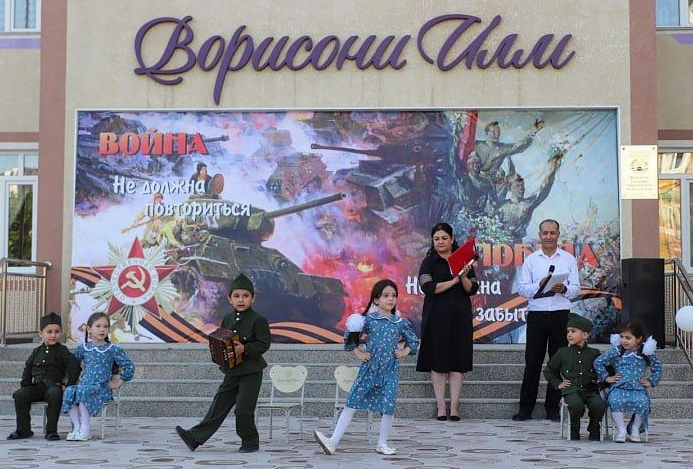 "Бессмертный полк" в Таджикистане. Фото © t.me / Zaщитники