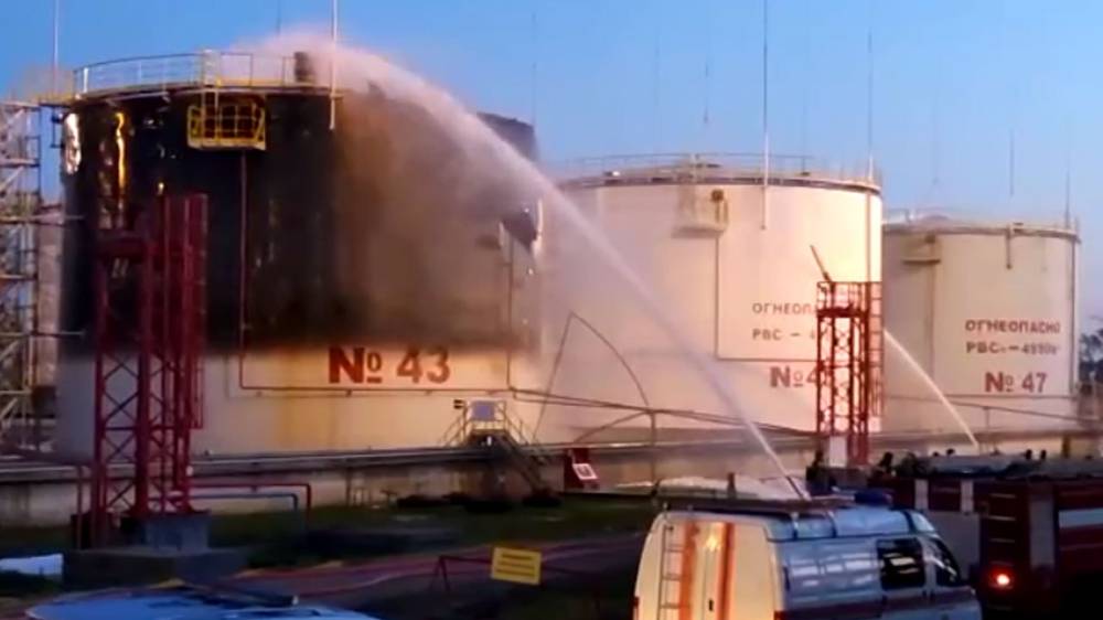 МЧС: Пожарные ликвидировали возгорание на Ильском НПЗ на Кубани