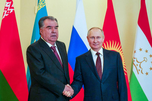 Путин пригласил президента Таджикистана на День Победы в Москву