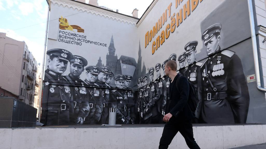 Граффити с изображениями Героев Великой Отечественной войны. Обложка © ТАСС / Валерий Шарифулин 