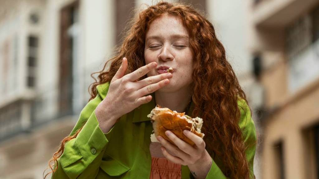 7 мелочей, которые кричат о вашей нездоровой зависимости от еды