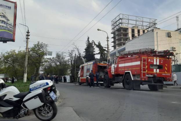 Десять взрослых и двое детей пострадали в жутком ДТП с маршруткой в Севастополе