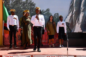 В Замбии в преддверии Дня Победы возложили венки к "Стене Памяти"
