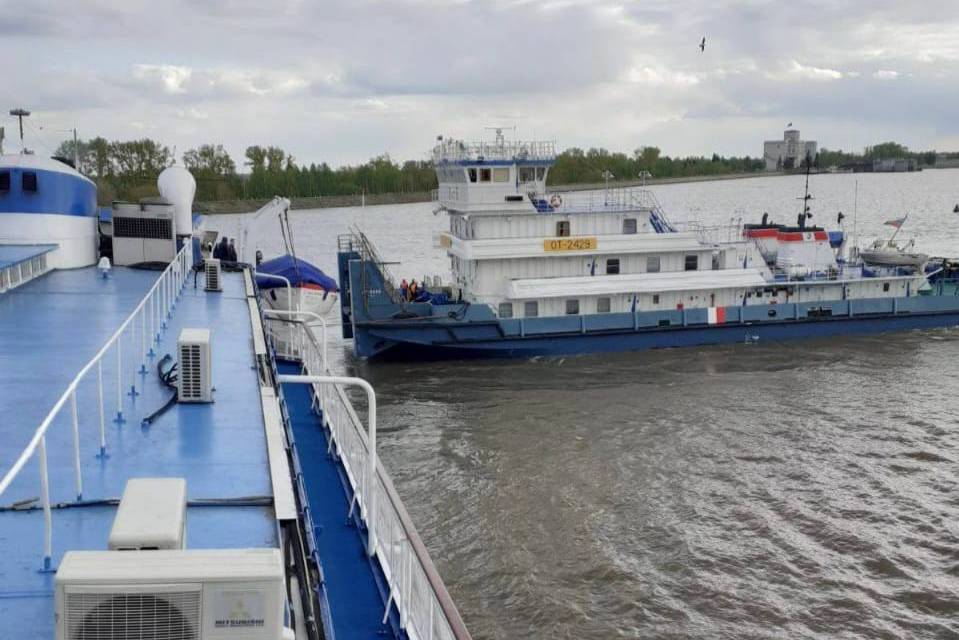 Теплоход Илья Муромец с 113 пассажирами сняли с мели в Нижегородской области