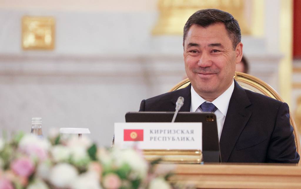 Президент Киргизии открыл мемориал подо Ржевом